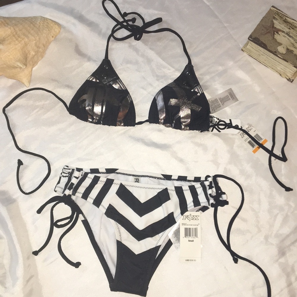 MWT FoxHeld Up Triangle Top Anthem Lace Up Tie BTM
